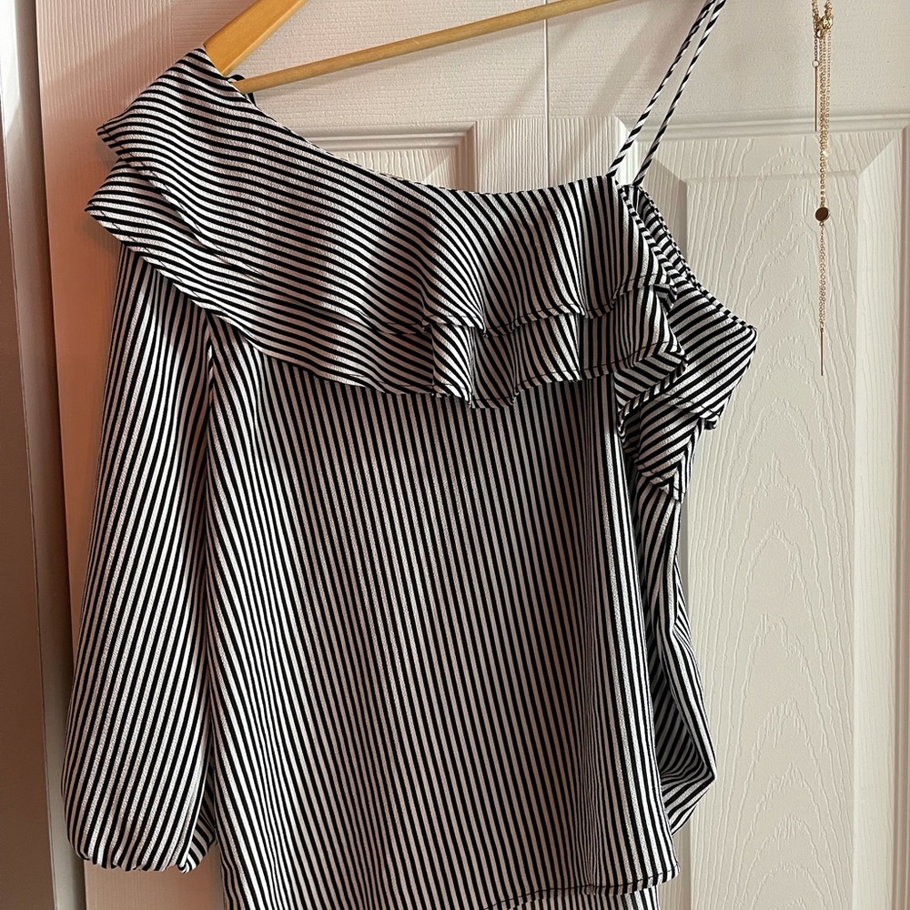 Off Shoulder pinstripe blouse 1 cold shoulder Black White Stripes